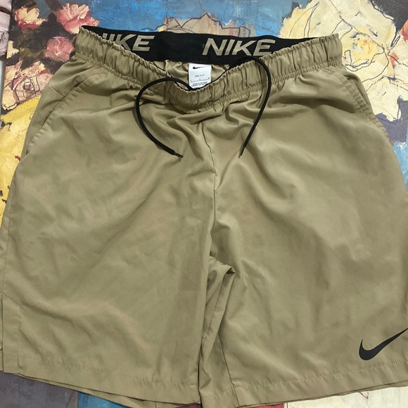 NIKE Shorts